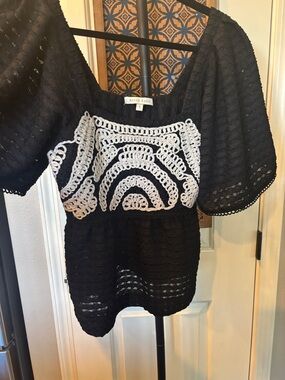 Sarah Bann Black Crochet-Trim Puff Sleeve Top
